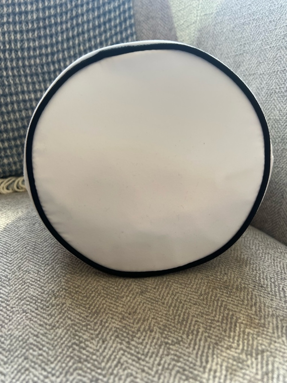 Chanel Beauté Drawstring Cosmetic Pouch - Picture 3 of 3
